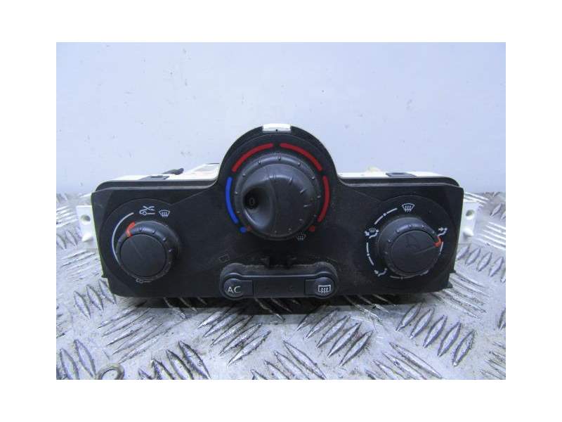 Recambio de mandos calefaccion aire para renault megane 1.5 d referencia OEM IAM   