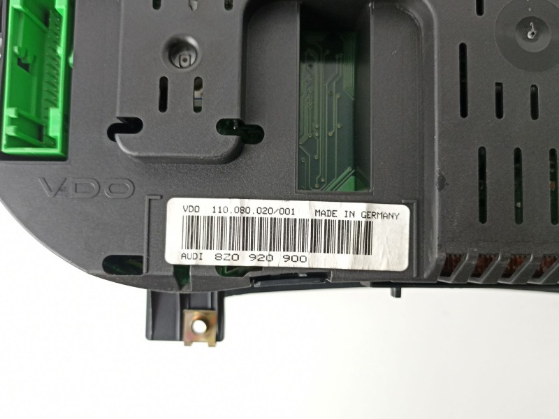 Recambio de cuadro instrumentos para audi a2 (8z) 1.4 referencia OEM IAM 8Z0920900 110080020 