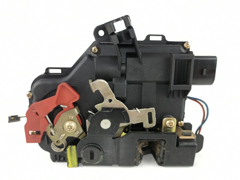 Recambio de cerradura puerta trasera izquierda para audi a2 (8z) 1.4 referencia OEM IAM 8Z0839015A  