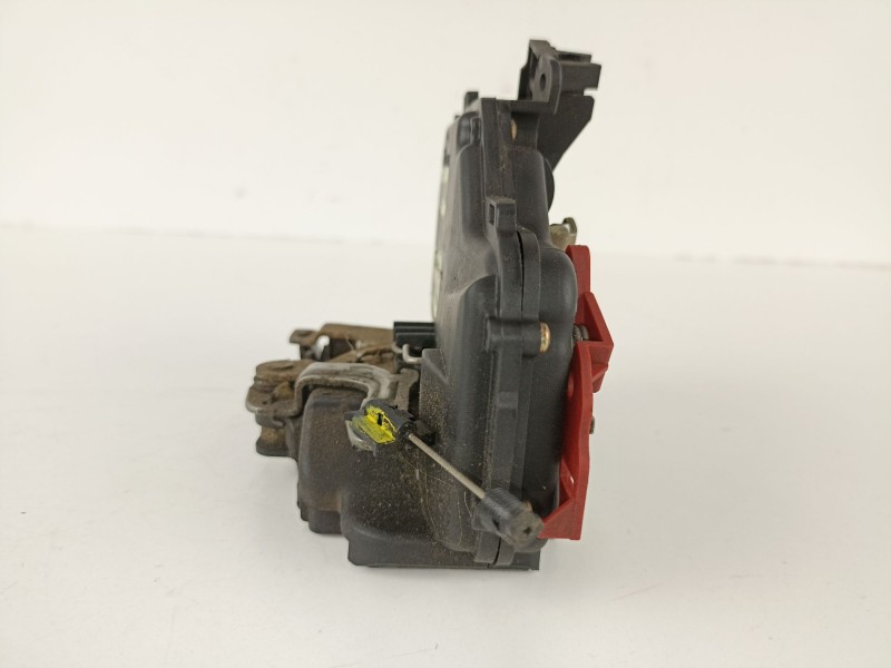 Recambio de cerradura puerta trasera izquierda para audi a2 (8z) 1.4 referencia OEM IAM 8Z0839015A  