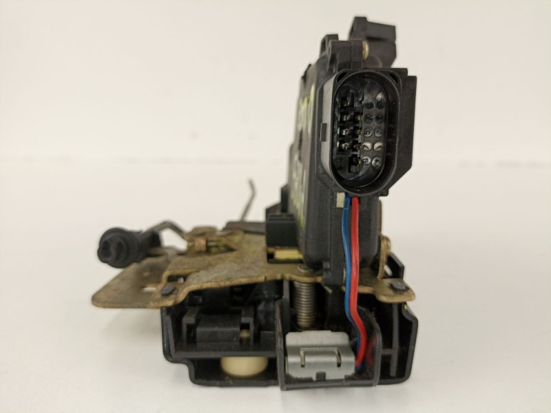 Recambio de cerradura puerta delantera derecha para audi a2 (8z) 1.4 referencia OEM IAM 8Z0837016A  