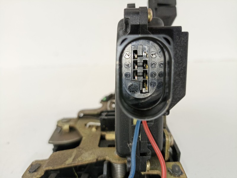 Recambio de cerradura puerta trasera derecha para audi a2 (8z) 1.4 referencia OEM IAM 8Z0839016A  