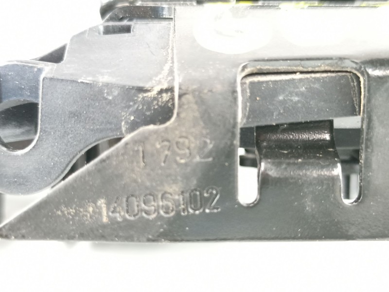 Recambio de manilla trasera izquierda para opel zafira 2.0 cdti tourer 16v referencia OEM IAM 138615 14096102 
