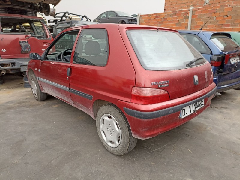 peugeot 106 del año 2000
