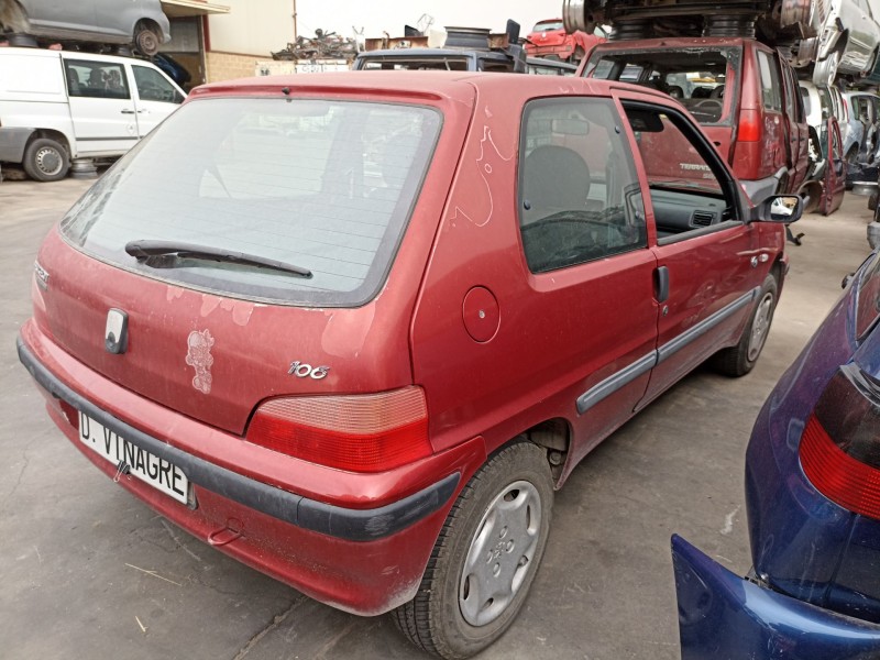 peugeot 106 del año 2000