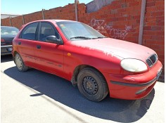 daewoo lanos del año 2000