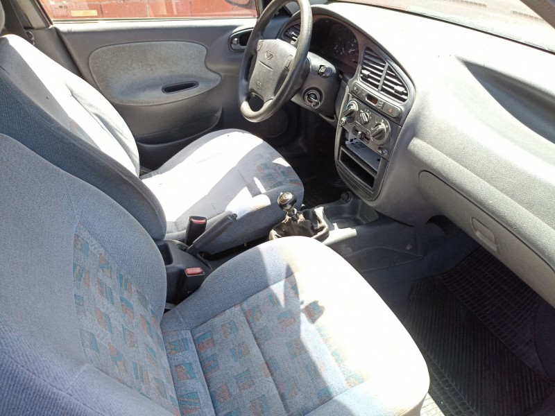 daewoo lanos del año 2000