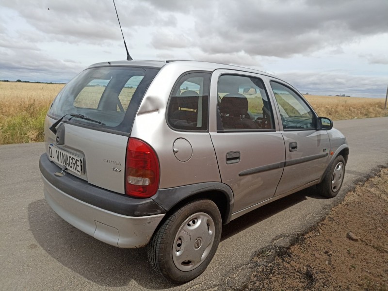 opel corsa del año 1998