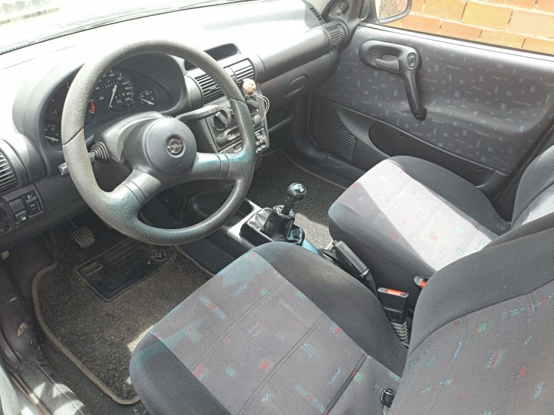 opel corsa del año 1998