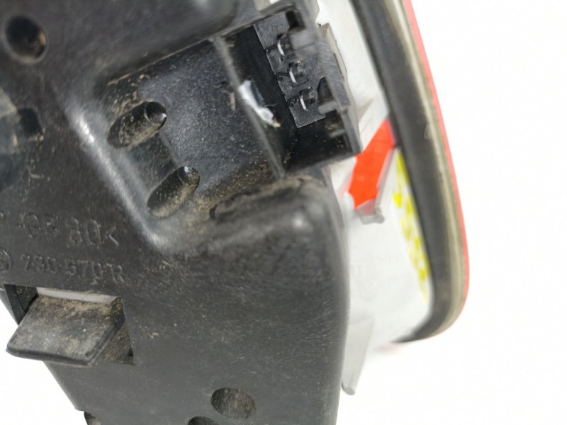 Recambio de piloto porton derecho para bmw 320 2.0 td touring referencia OEM IAM 63218368760 230570R 