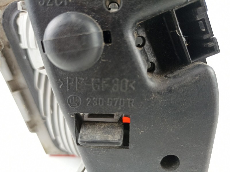 Recambio de piloto porton derecho para bmw 320 2.0 td touring referencia OEM IAM 63218368760 230570R 