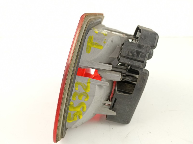 Recambio de piloto porton izquierdo para bmw 320 2.0 td touring referencia OEM IAM 63218368759 230569L 