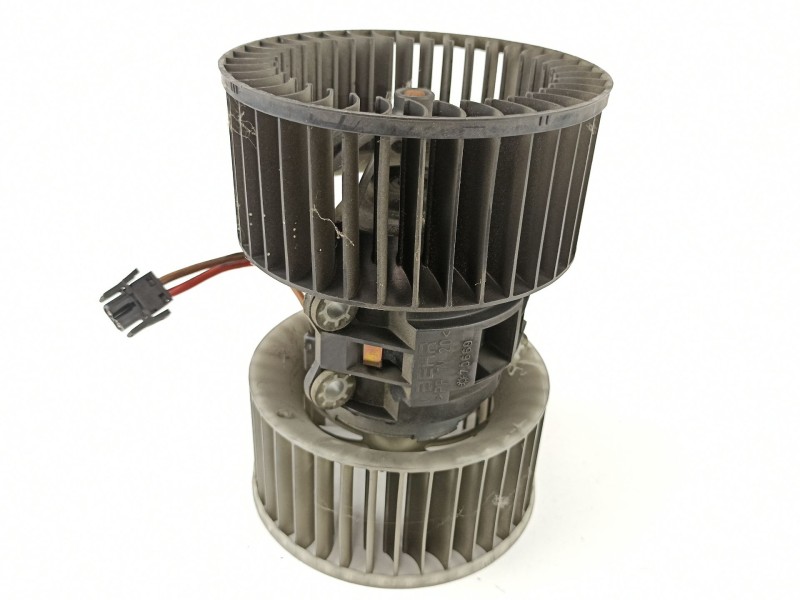 Recambio de motor calefaccion para bmw 320 2.0 td touring referencia OEM IAM 64116900685 70669 