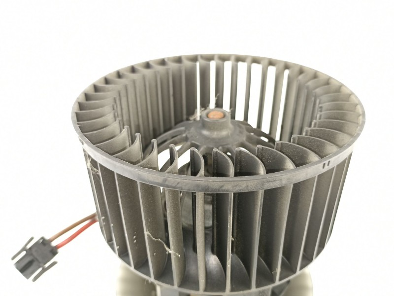 Recambio de motor calefaccion para bmw 320 2.0 td touring referencia OEM IAM 64116900685 70669 