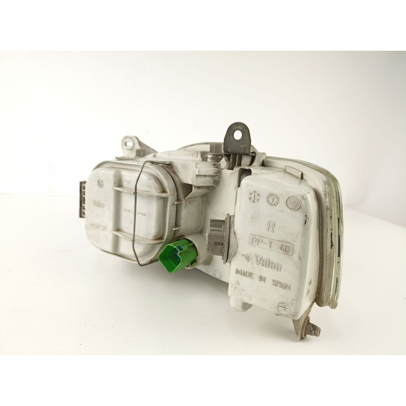 Recambio de faro derecho para ford escort 1.8 d/rfs referencia OEM IAM 1076554  