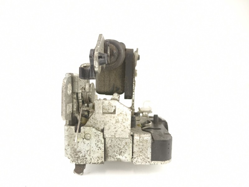 Recambio de cerradura puerta trasera derecha para dacia duster ambiance 4x2 referencia OEM IAM 825029556R  