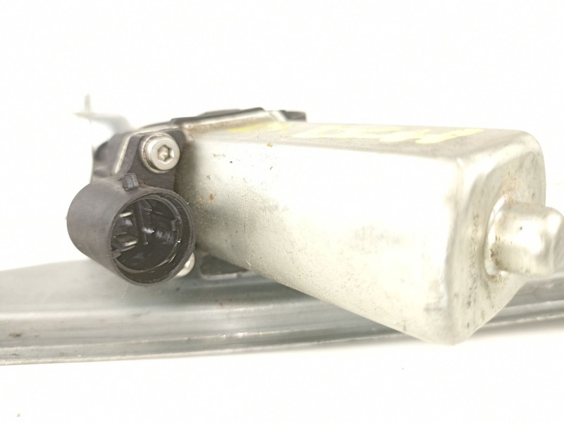 Recambio de elevalunas delantero derecho para dacia duster ambiance 4x2 referencia OEM IAM 8200733828 9030256 