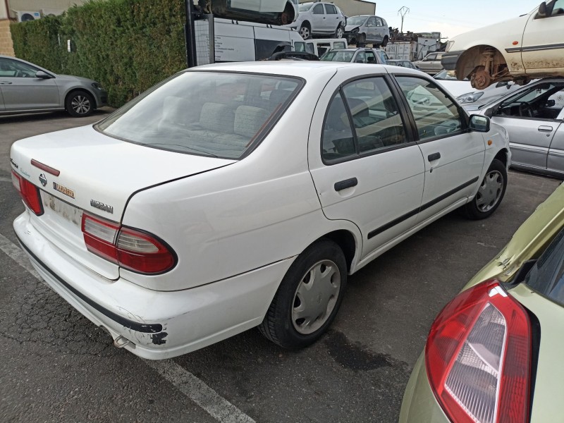 nissan almera (n15) del año 1995