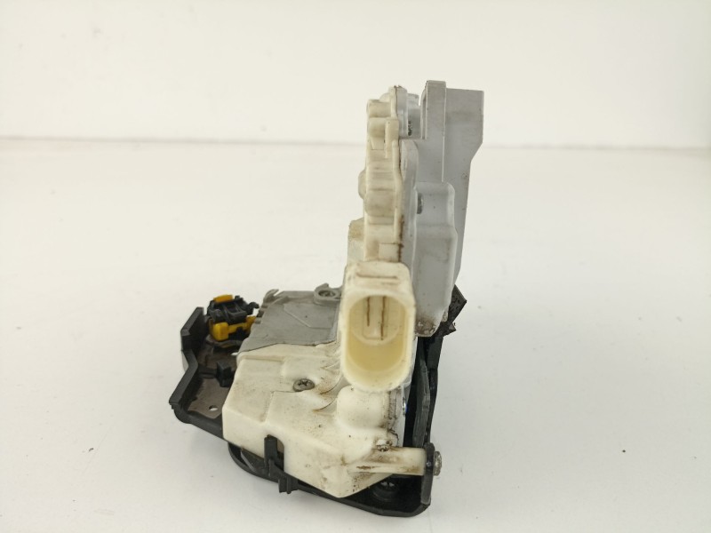 Recambio de cerradura puerta delantera derecha para seat exeo berlina (3r2) sport referencia OEM IAM 8E103716AA  