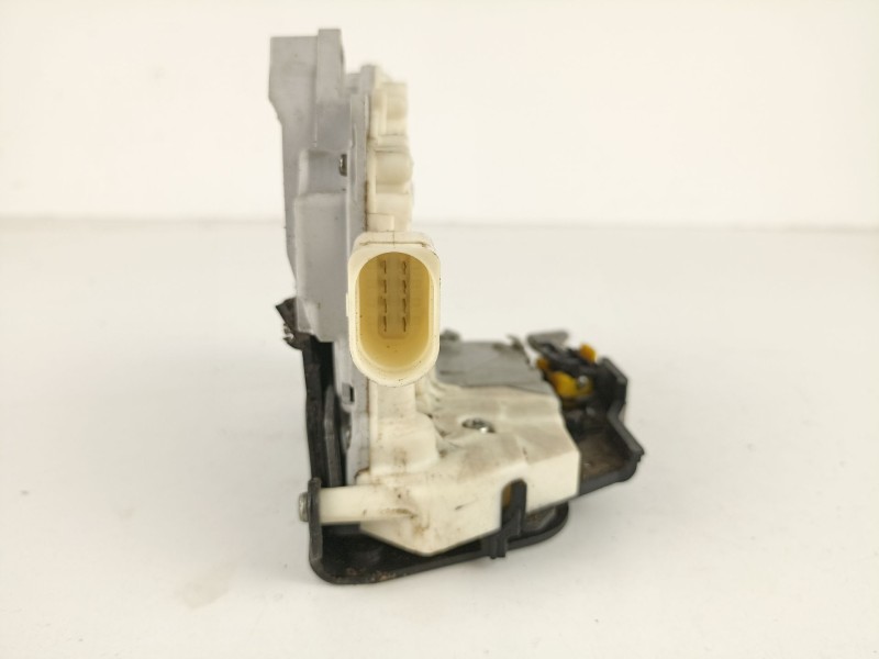 Recambio de cerradura puerta trasera izquierda para seat exeo berlina (3r2) sport referencia OEM IAM 8E08Z9015AA  