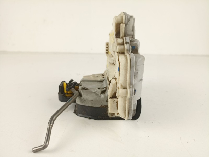 Recambio de cerradura puerta trasera izquierda para seat exeo berlina (3r2) sport referencia OEM IAM 8E08Z9015AA  