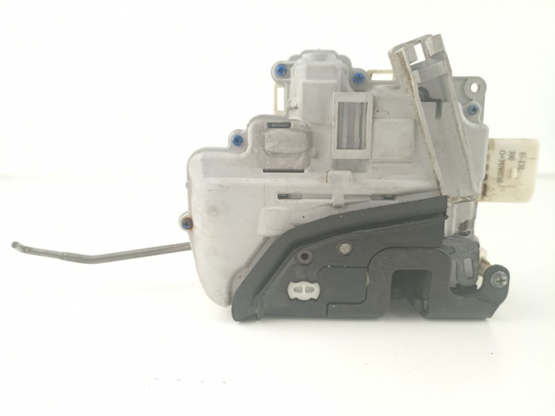 Recambio de cerradura puerta delantera izquierda para seat exeo berlina (3r2) sport referencia OEM IAM 8E1637015AA  