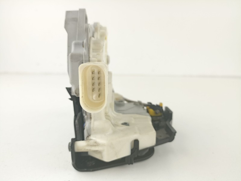 Recambio de cerradura puerta delantera izquierda para seat exeo berlina (3r2) sport referencia OEM IAM 8E1637015AA  