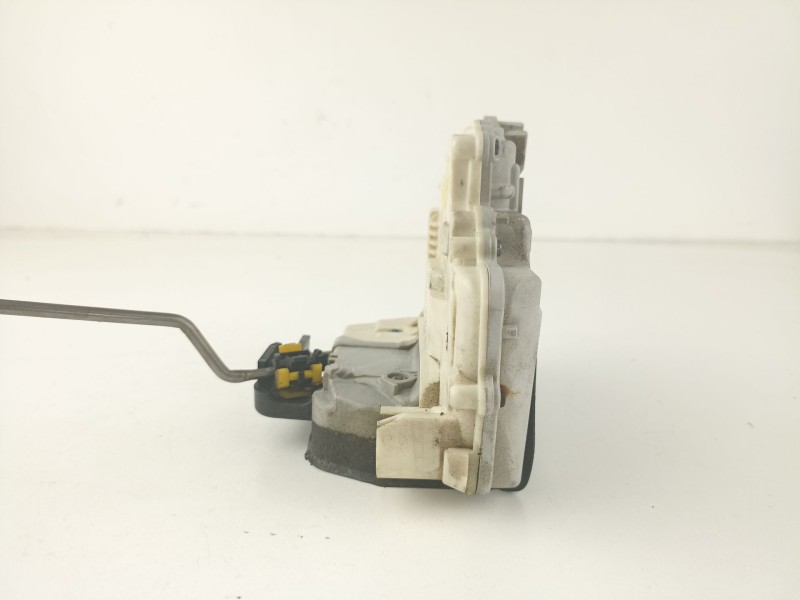 Recambio de cerradura puerta delantera izquierda para seat exeo berlina (3r2) sport referencia OEM IAM 8E1637015AA  