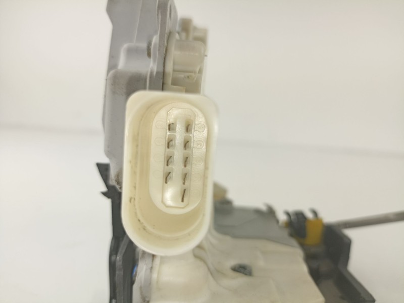 Recambio de cerradura puerta delantera izquierda para seat exeo berlina (3r2) sport referencia OEM IAM 8E1637015AA  