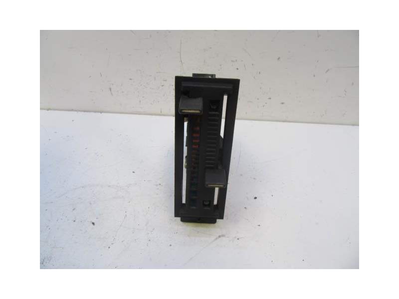 Recambio de mandos calefaccion aire para ford sierra 2.0 g referencia OEM IAM 87BG18K309  