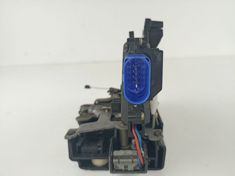 Recambio de cerradura puerta delantera derecha para volkswagen caddy ka/kb (2k) 1.9 tdi referencia OEM IAM 3D1837016  