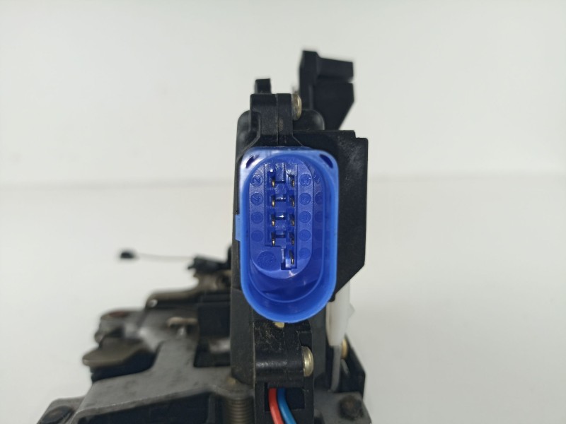 Recambio de cerradura puerta delantera derecha para volkswagen caddy ka/kb (2k) 1.9 tdi referencia OEM IAM 3D1837016  