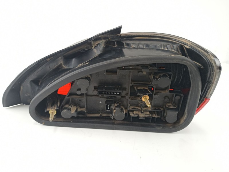Recambio de piloto trasero izquierdo para peugeot 306 1.6 g/nfz 4p referencia OEM IAM 6350H8  