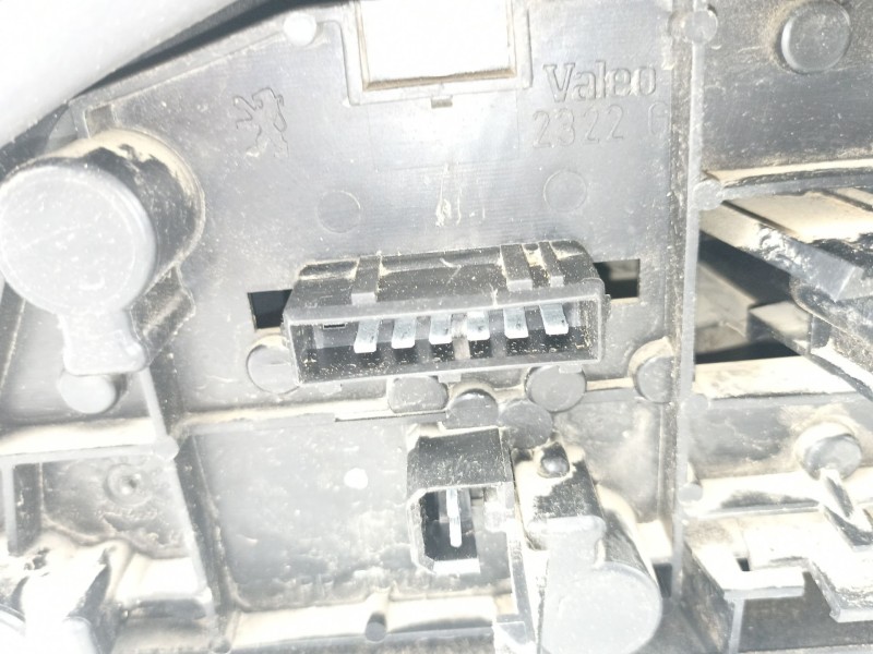 Recambio de piloto trasero izquierdo para peugeot 306 1.6 g/nfz 4p referencia OEM IAM 6350H8  