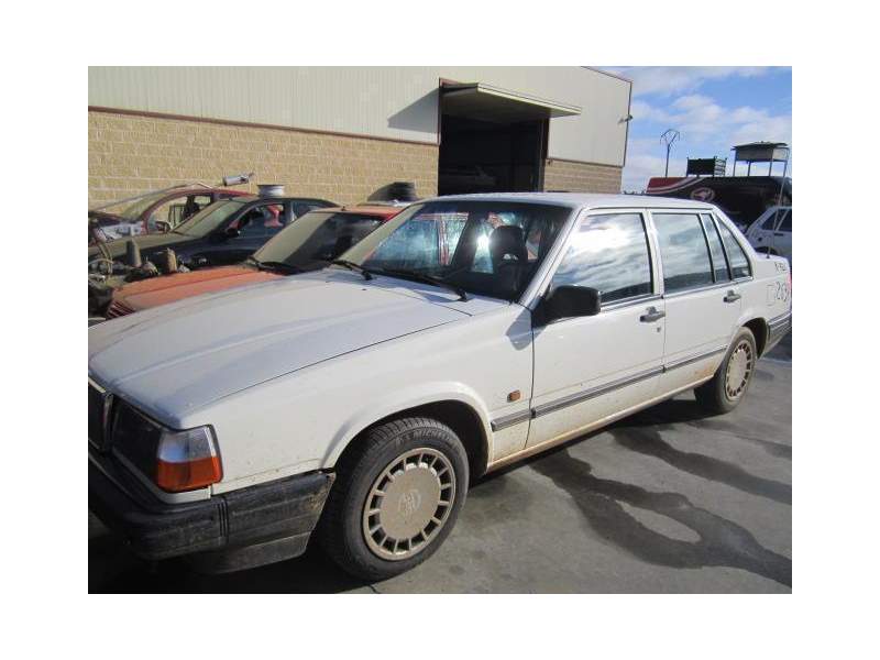 VOLVO 940 (ROYAL)