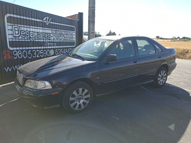 volvo s40 berlina del año 1995