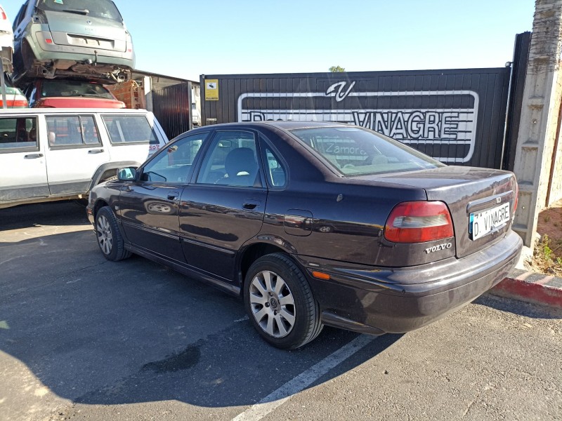 volvo s40 berlina del año 1995