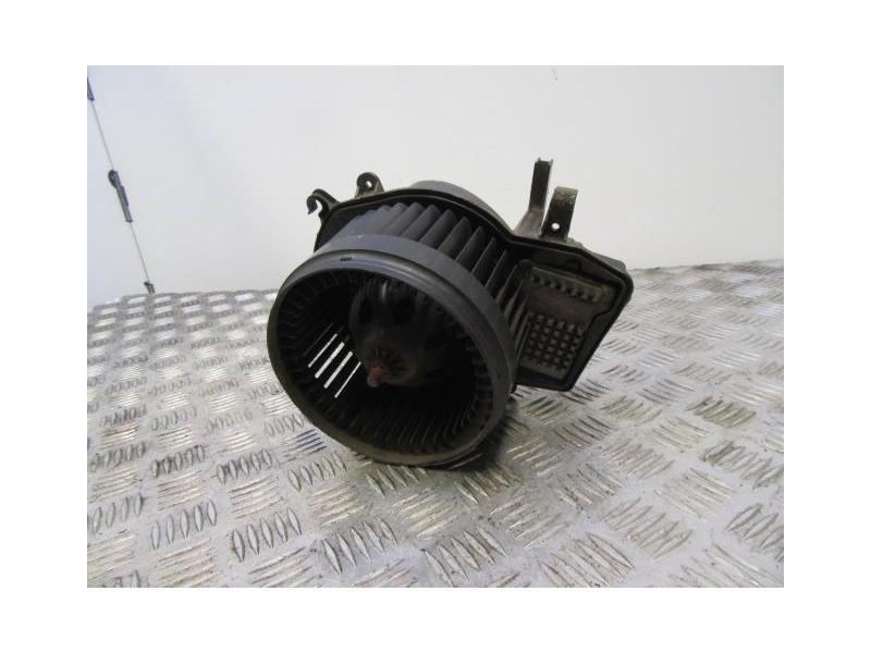 Recambio de motor calefaccion : m. benz c 220 : 2.2 cdi (142,76cv) 3p [2002] para m. benz c 220 2.2 cdi referencia OEM IAM   