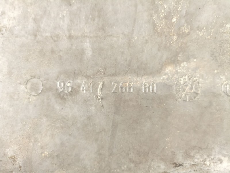 Recambio de carter aceite para citroen c5 2.0 hdi referencia OEM IAM 9641726880  