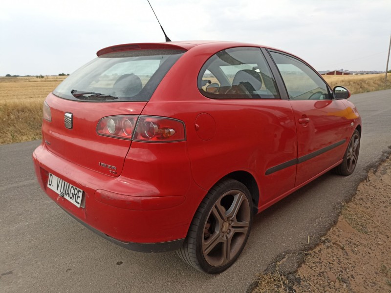 seat ibiza (6l1) del año 2002