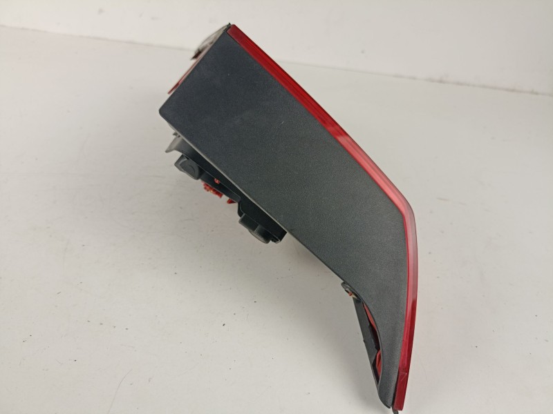 Recambio de piloto porton derecho para renault vel satis (bj0) 2.0 16v turbo referencia OEM IAM 89021294  