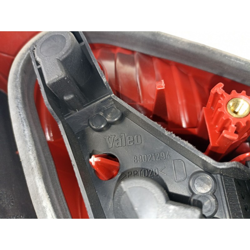 Recambio de piloto porton derecho para renault vel satis (bj0) 2.0 16v turbo referencia OEM IAM 89021294  