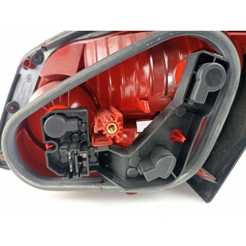 Recambio de piloto porton izquierdo para renault vel satis (bj0) 2.0 16v turbo referencia OEM IAM 89021293  