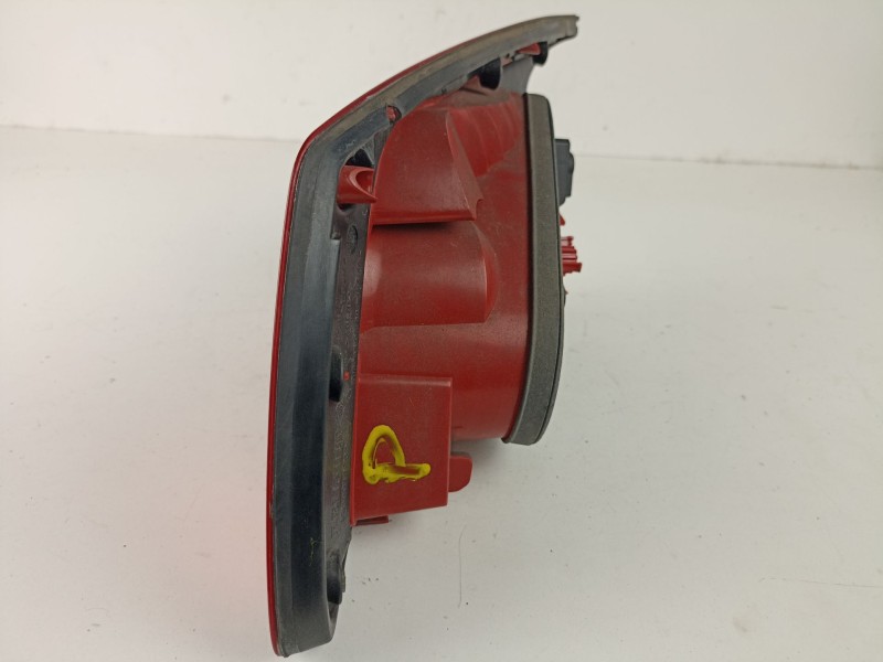 Recambio de piloto porton izquierdo para renault vel satis (bj0) 2.0 16v turbo referencia OEM IAM 89021293  