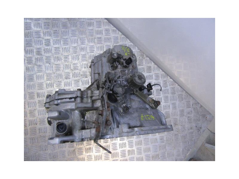 Recambio de cambio 5v (gasolina) : hyundai matrix : 1.6 g (103,33cv) [2005] para hyundai matrix 1.6 g referencia OEM IAM J21873 