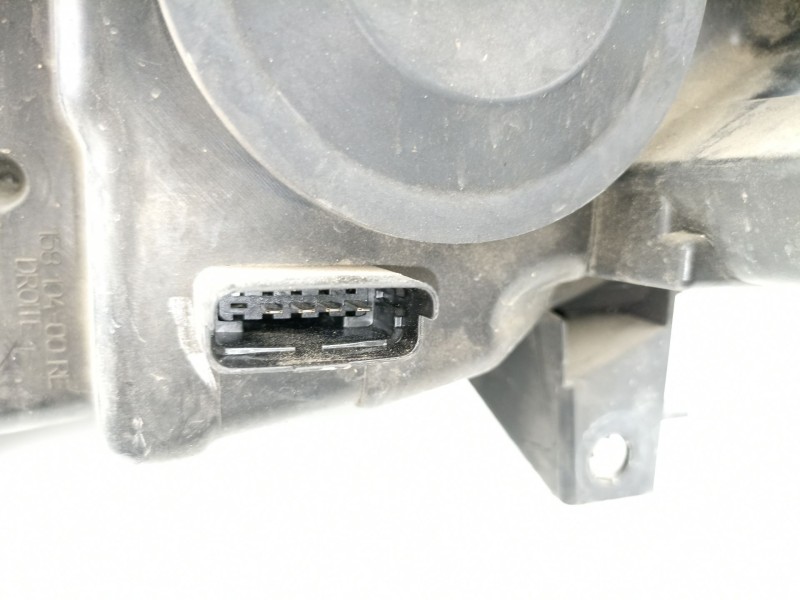 Recambio de faro derecho para renault scenic ii 1.9 dci diesel referencia OEM IAM 7701056126 044576 