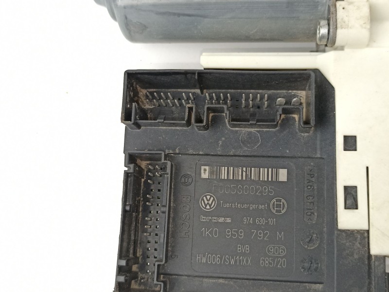 Recambio de elevalunas delantero derecho para seat leon 1.9 tdi ii referencia OEM IAM 1P0837462A1K0959793M  