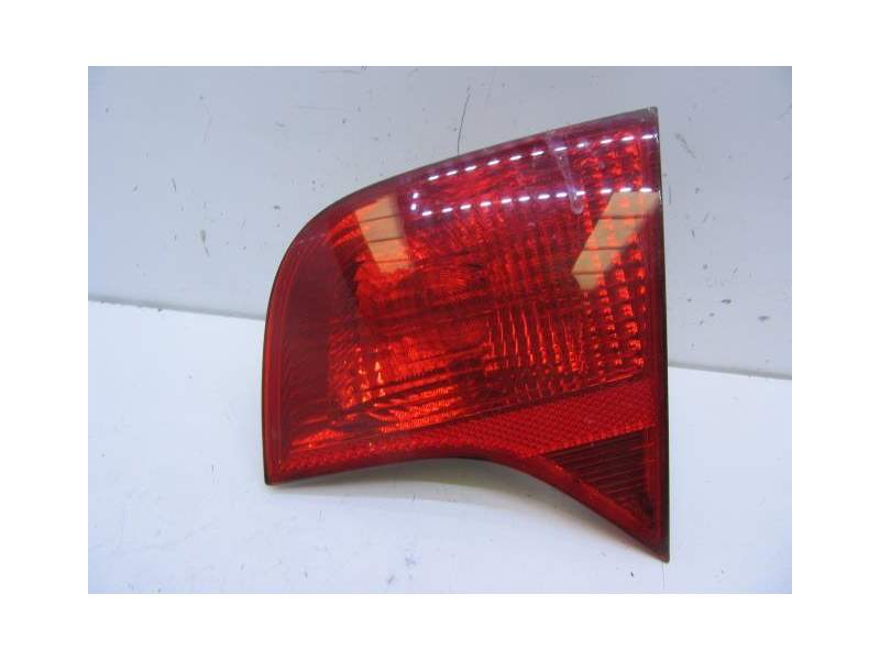 Recambio de piloto porton derecho para audi a4 b7 (8ec) 2.0 tdi 16v referencia OEM IAM 8E5945094  