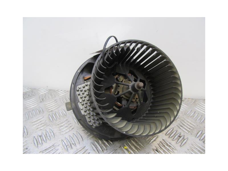 Recambio de motor calefacion seat leon 19 tdi bls 105cv 2010 para seat leon 1.9 tdi bls referencia OEM IAM N997166M231XA5  