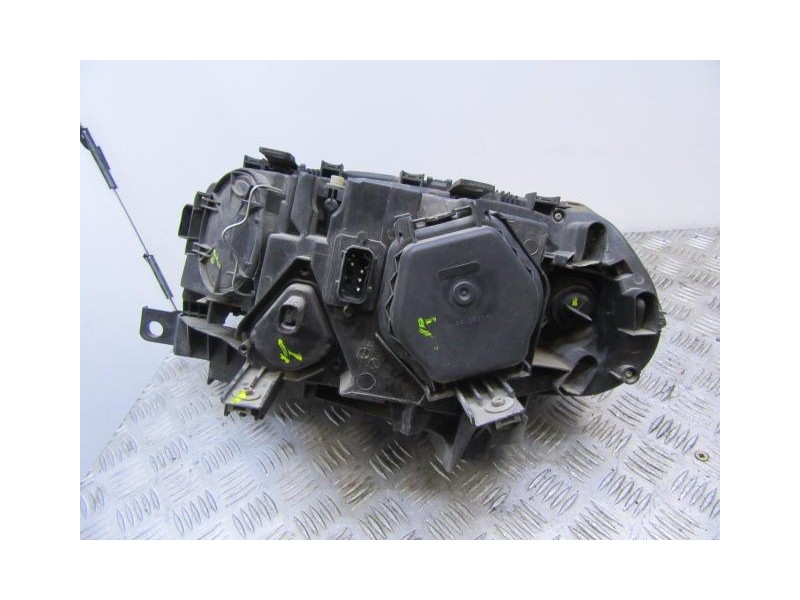 Recambio de faro derecho para bmw x3 2.0 td 6v referencia OEM IAM 0301210604  
